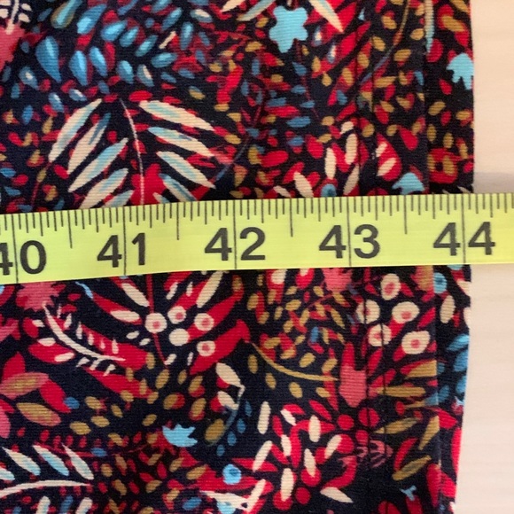 LuLaRoe Plus Size Julia Grey Sleeves leaf print - Picture 6 of 6